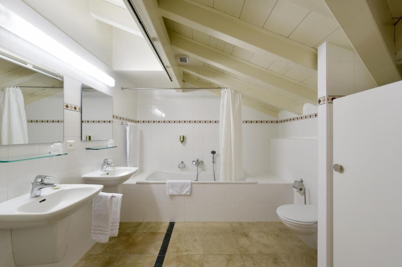 L'Hôtel by Hostellerie du Château Rolle Extérieur photo