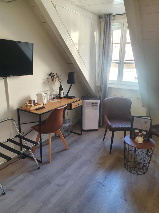 L'Hôtel by Hostellerie du Château Rolle Extérieur photo