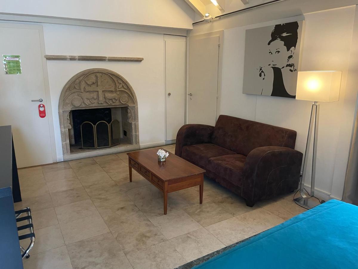 L'Hôtel by Hostellerie du Château Rolle Extérieur photo