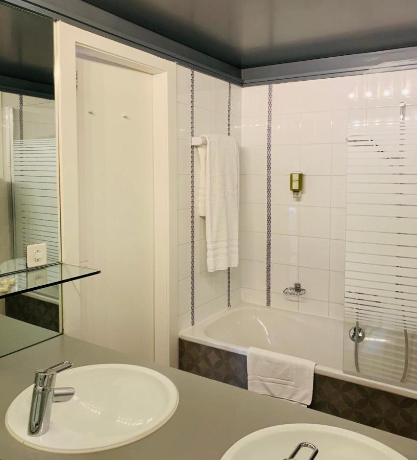 L'Hôtel by Hostellerie du Château Rolle Extérieur photo